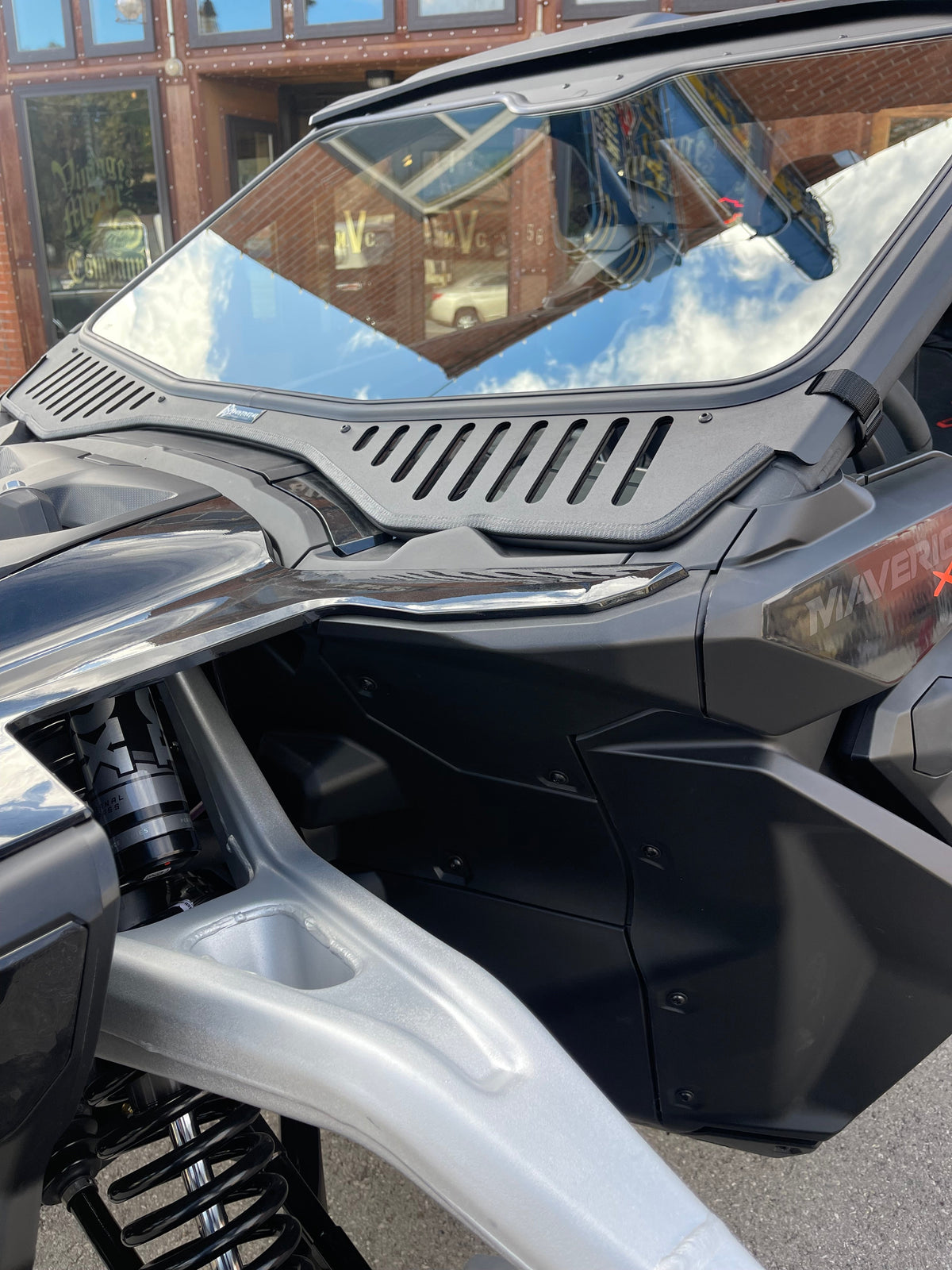 Bent Metal '24-'26 Can-Am Maverick R Vented Glass Windshield