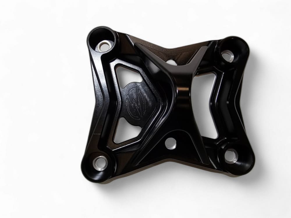 Elektric Offroad '17-'21 Can Am Maverick X3 Radius Rod Plate w/ Tow Hook - Black