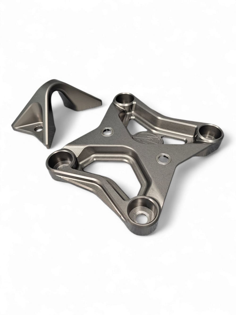 Elektric Offroad '17+ Can-Am Maverick X3 6 Bolt XL Radius Rod Plate w/ Tow Hook - Gunmetal