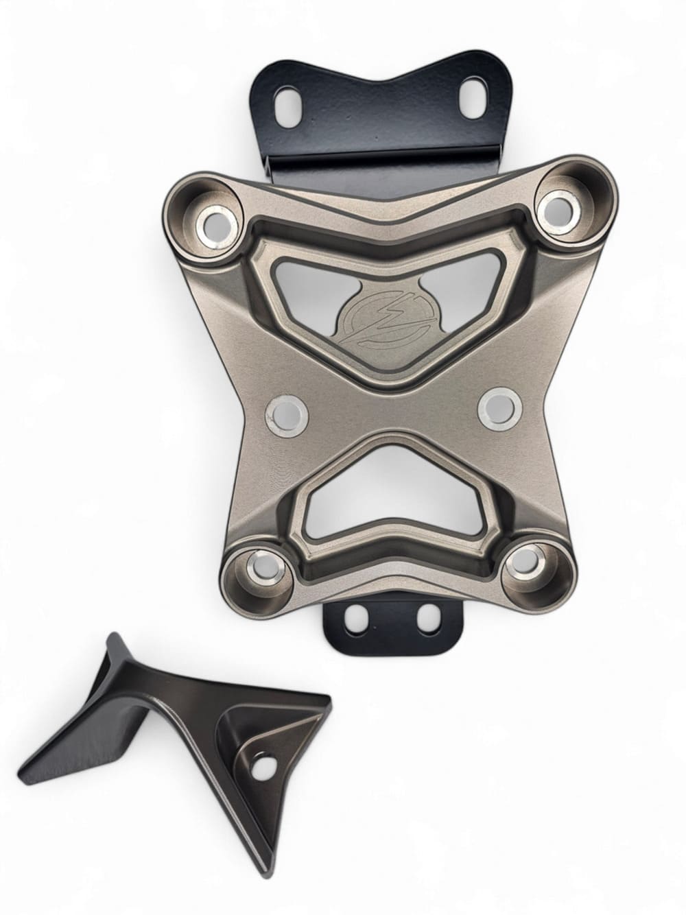 Elektric Offroad '22+ Can-Am Maverick X3 10 Bolt Radius Rod Plate w/ Pull Hook - Gunmetal