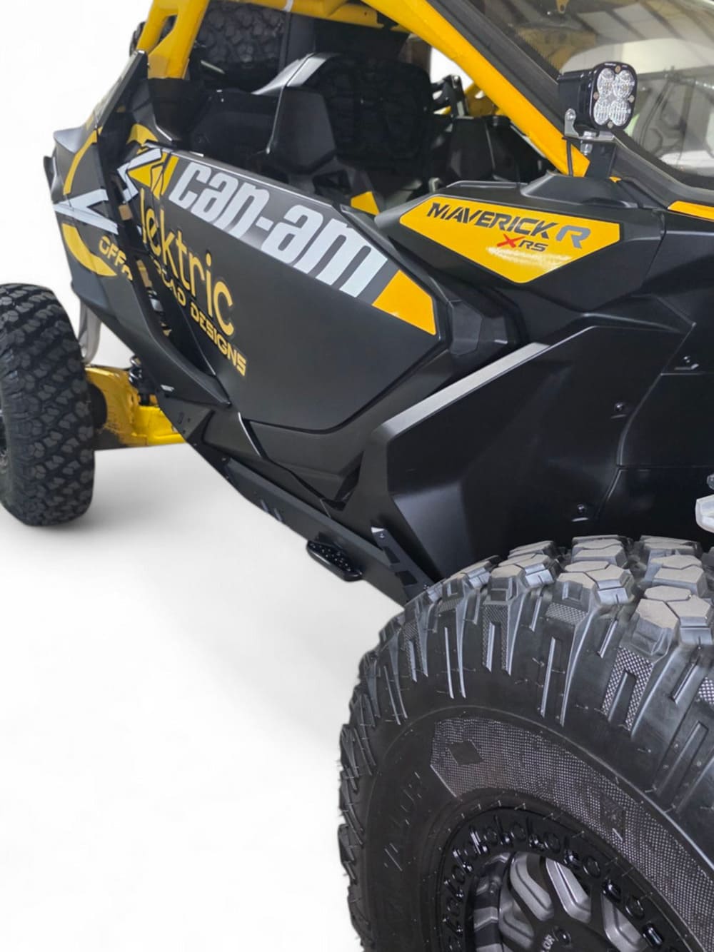 Elektric Offroad '24+ Can-Am Maverick R Volt Rocker Steps - 2 Seat