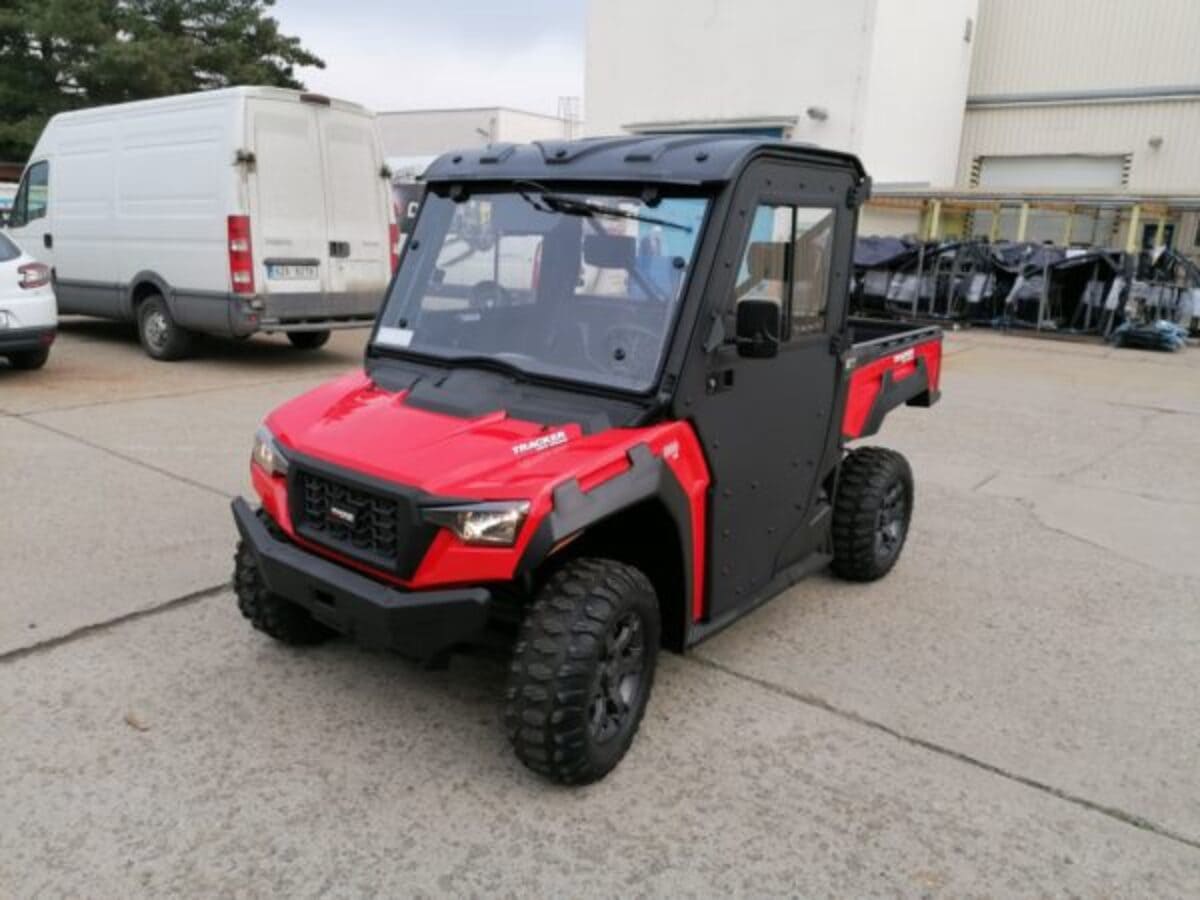 Hard Cabs Tracker 800 Protector Cab Kit