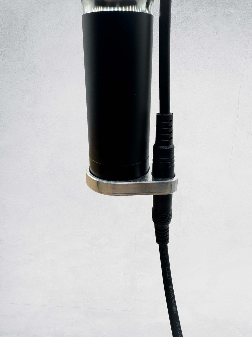 Marshin Whips Billet Bolt On Wire Holder