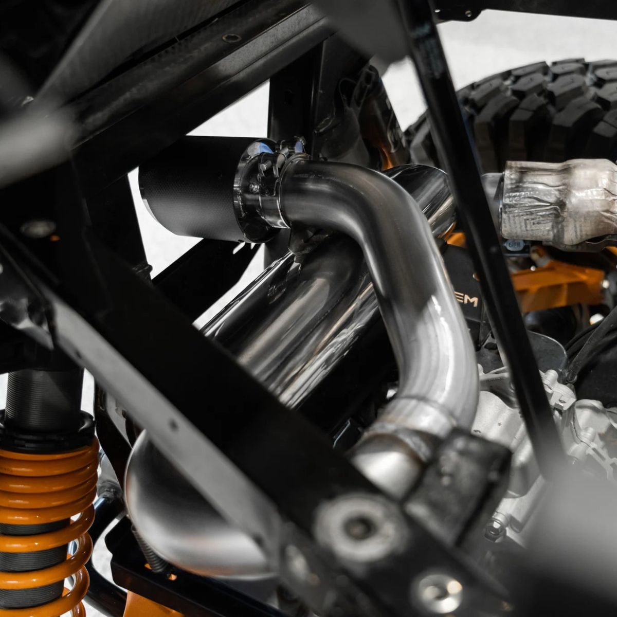 MBRP '21-'26 Can-Am Commander/Maverick Aggressive Performance Series Chambered Core Slip-on Exhaust