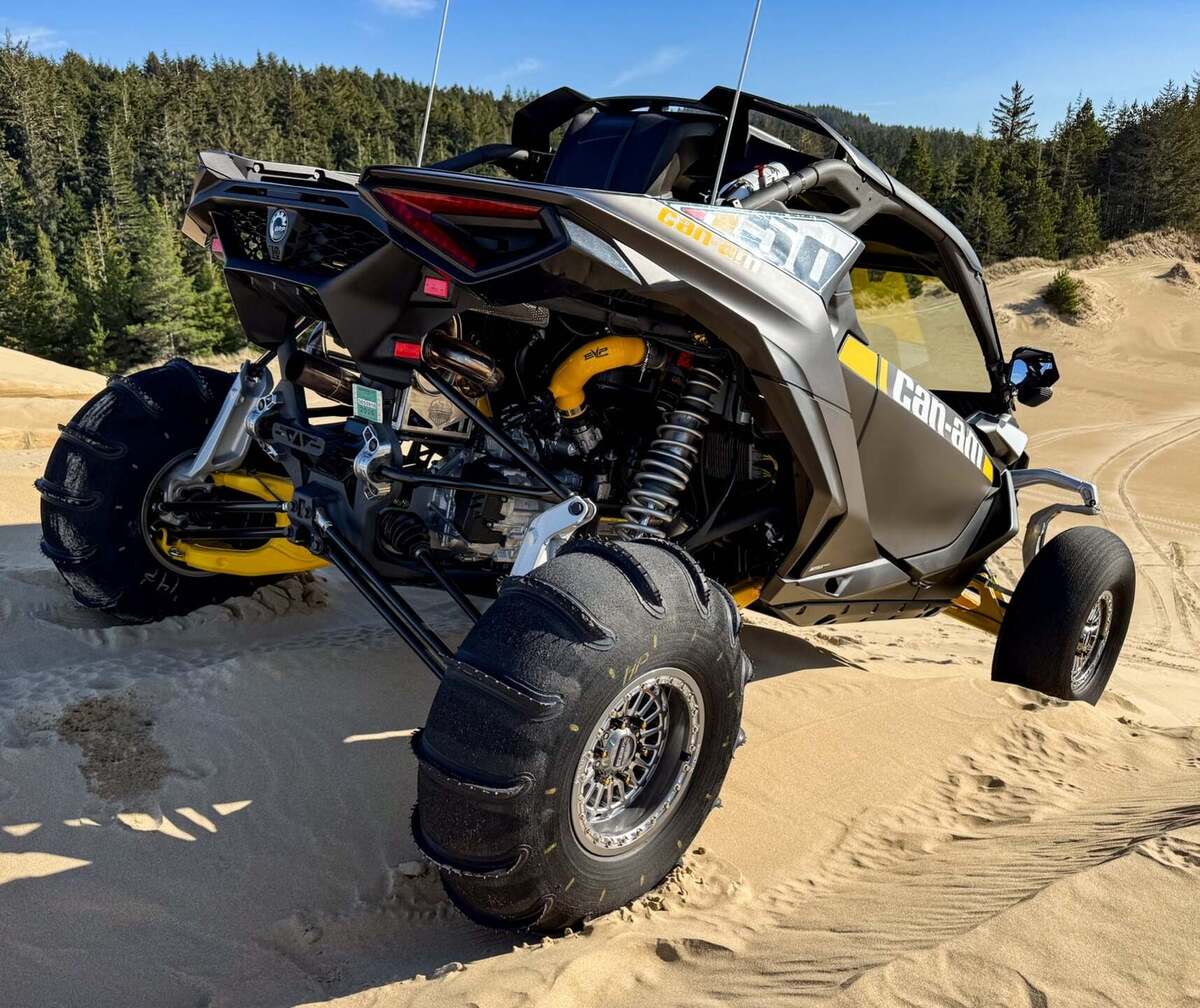 MetalFX Delta 6R UTV Beadlock Wheel Kit - Gunmetal Contrasta Cut