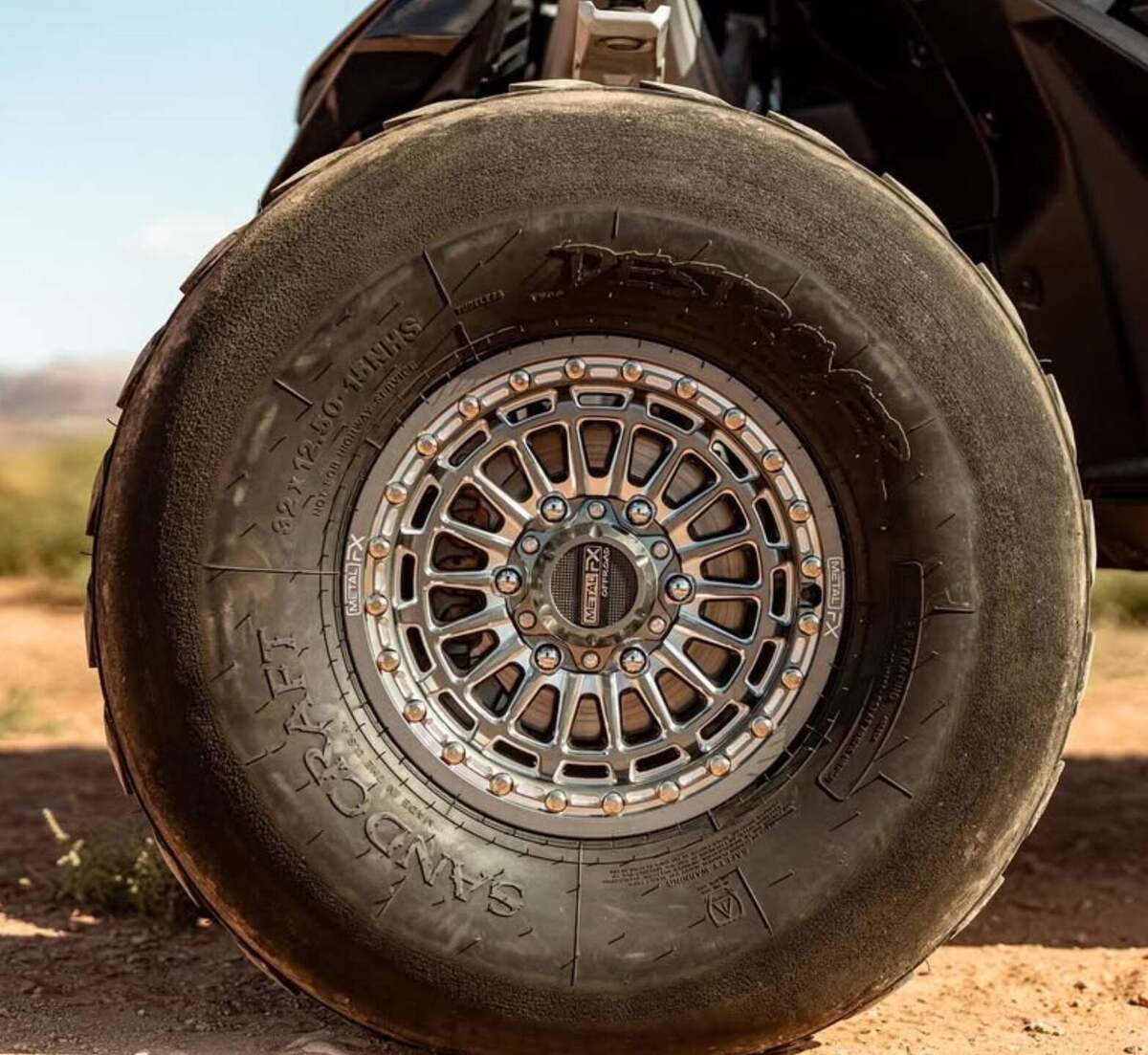 MetalFX Delta 6R UTV Beadlock Wheel Kit - Gunmetal Contrasta Cut