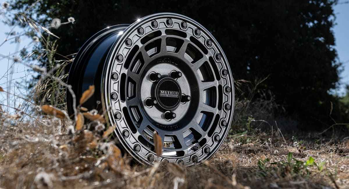 Method 415 UTV Beadlock Wheel - Gloss Graphite with Gloss Graphite Ring
