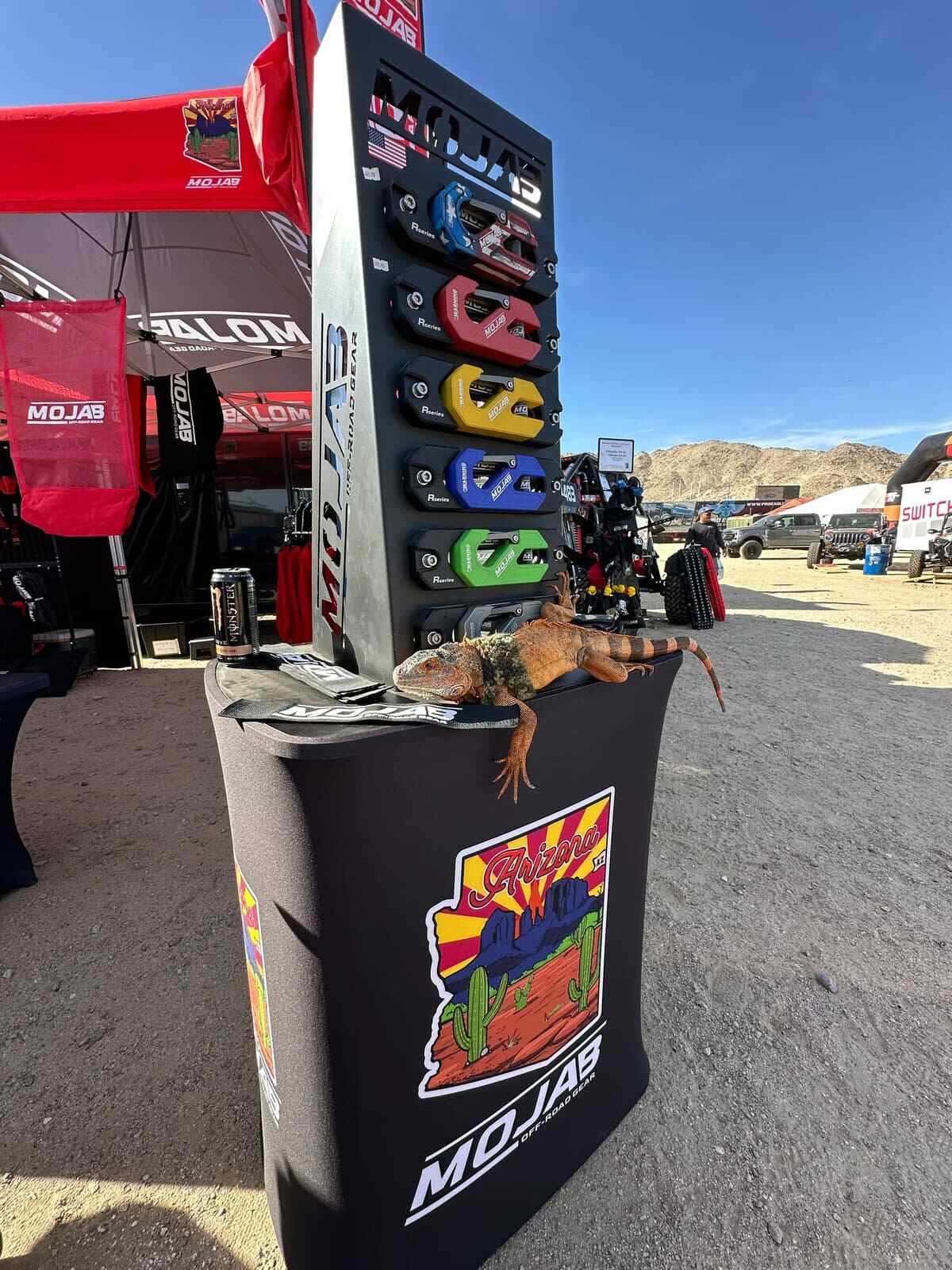 Mojab Off-Road Aluminum Recessed Winch Shackle with Closed Latch & Fairlead Kit