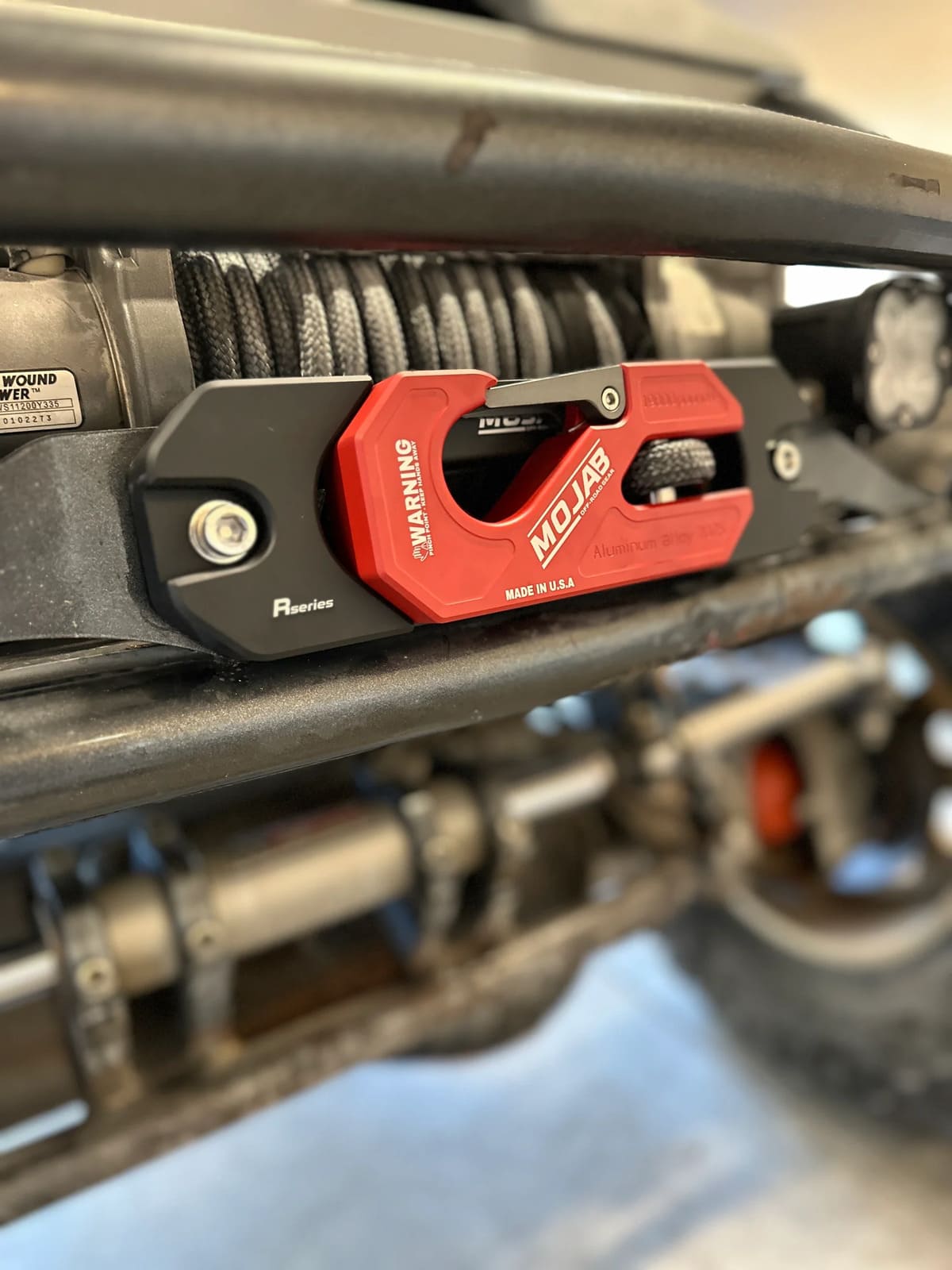 Mojab Off-Road Aluminum Recessed Winch Shackle with Closed Latch & Fairlead Kit