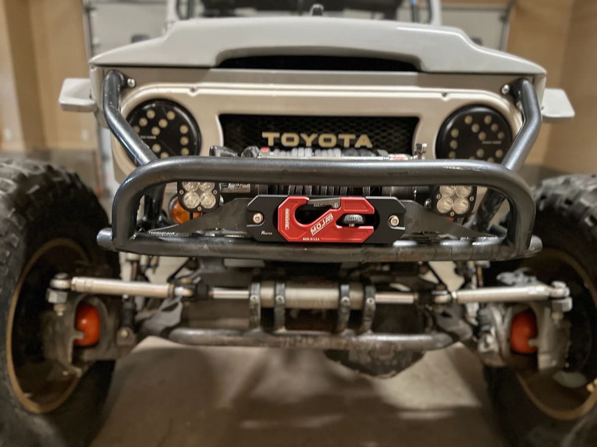 Mojab Off-Road Aluminum Recessed Winch Shackle with Closed Latch & Fairlead Kit