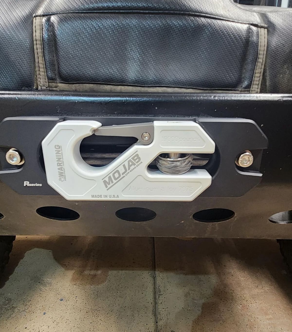 Mojab Off-Road Aluminum Recessed Winch Shackle with Closed Latch & Fairlead Kit