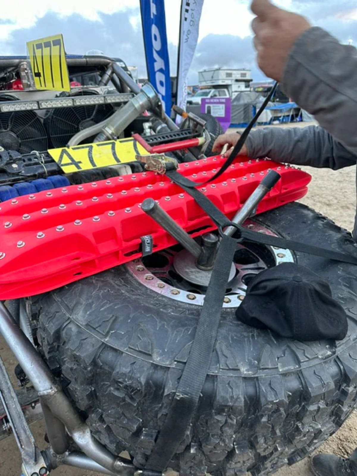 Mojab Off-Road Ultimate Traction Recovery Board with Steel Plugs & Storage Bag