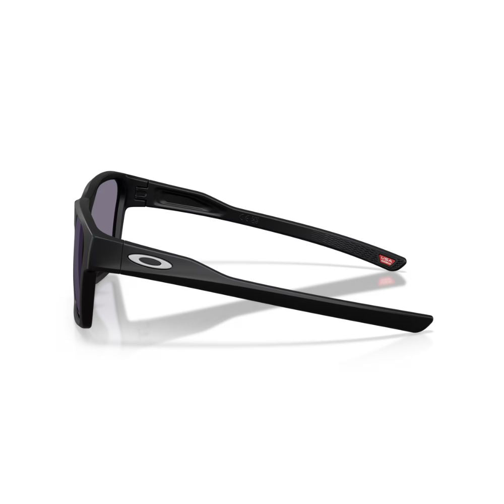 Oakley Briza