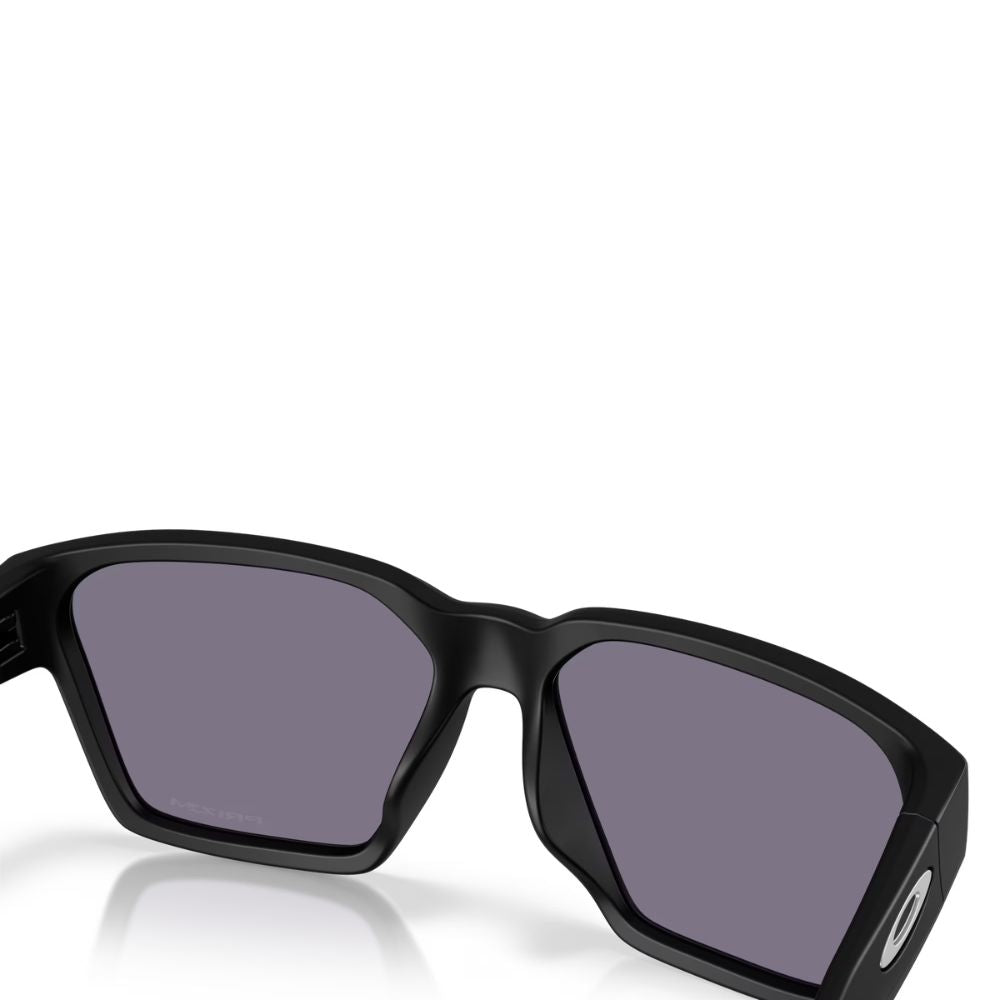 Oakley Briza