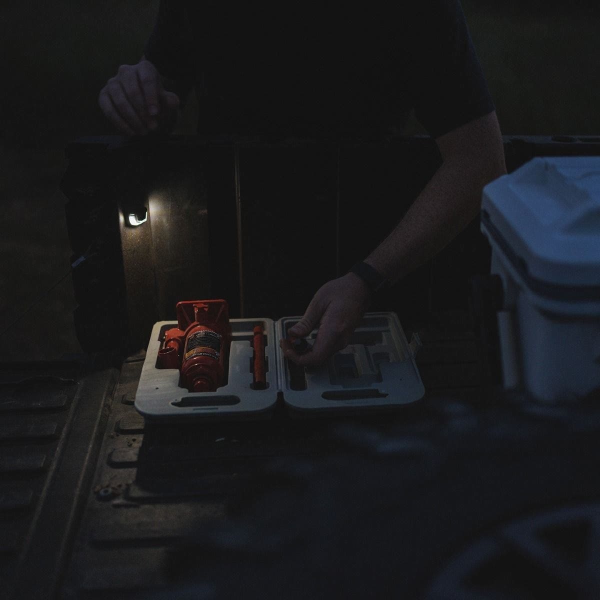 Ravek Polaris Xpedition Plug & Play Automatic UTV Trunk Bed White Light Kit