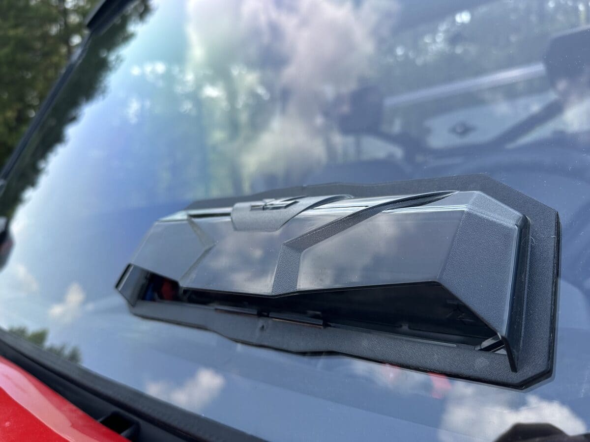 Seizmik Can-Am Defender Toolless Versa-Vent Scratch Resistant Hard Coated Windshield Kit