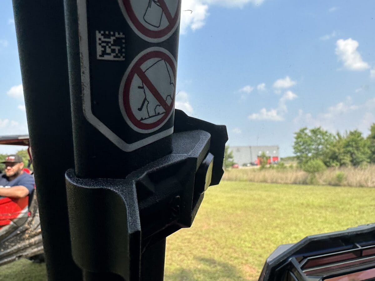 Seizmik Can-Am Defender Toolless Versa-Vent Scratch Resistant Hard Coated Windshield Kit