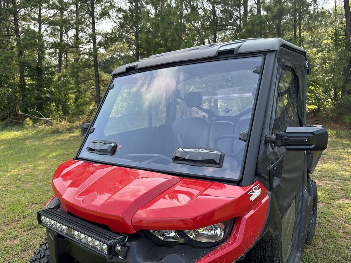 Seizmik Can-Am Defender Toolless Versa-Vent UV Resistant Polycarbonate Windshield Kit
