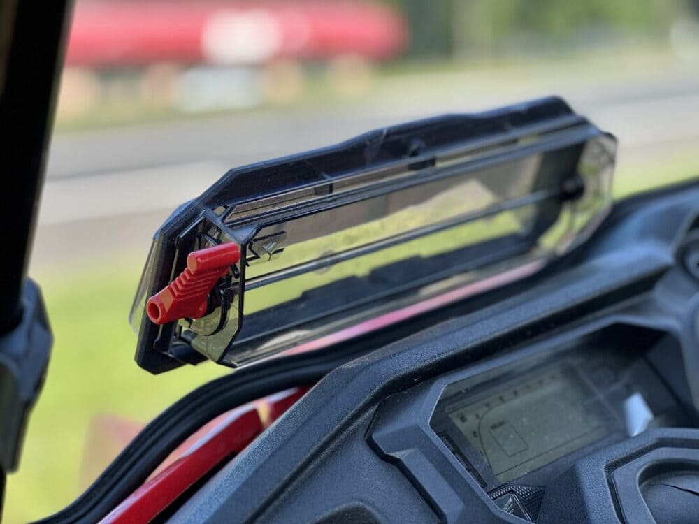 Seizmik Honda Pioneer 1000 Toolless Versa-Vent Scratch Resistant Hard Coated Windshield