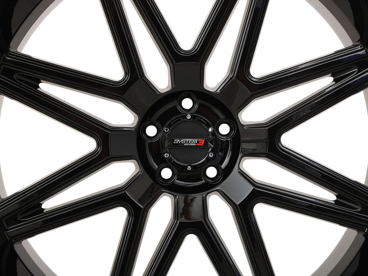 System 3 Gloss Black ST-7 & System 3 XT400W Xtreme Mud Wheel & Tire Kit