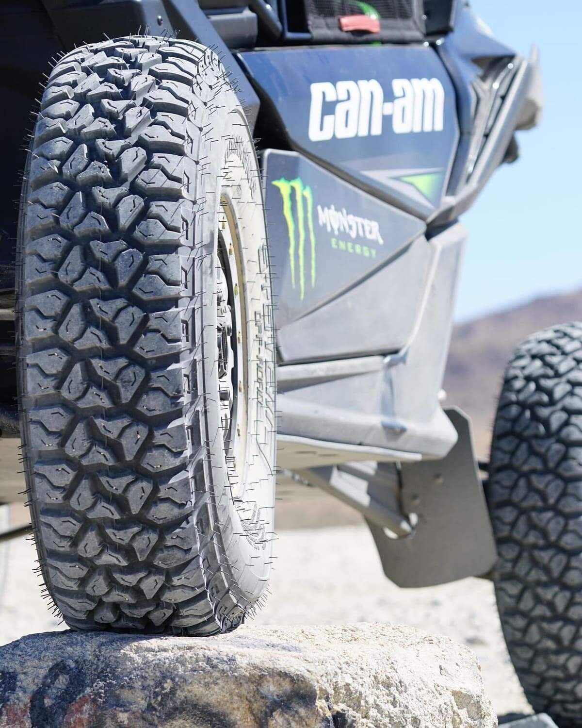 System 3 Matte Black SB-5 Beadlock & System 3 DX440 Offroad Wheel & Tire Kit