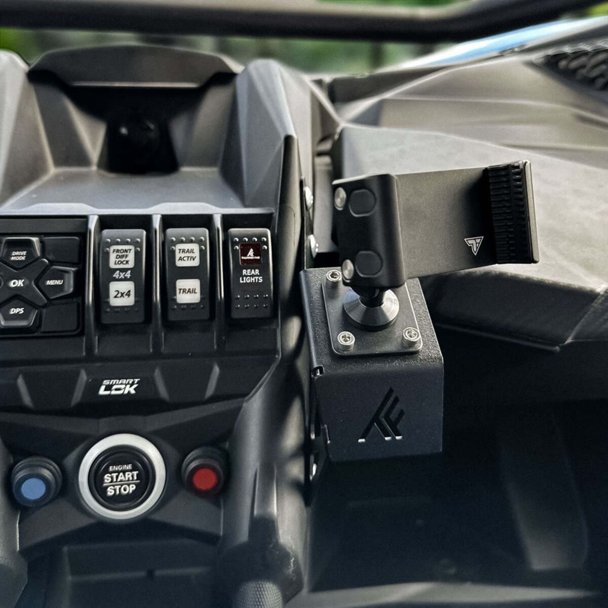 Thumper Fab Can-Am Maverick X3 Phone Dash Mount - Passenger