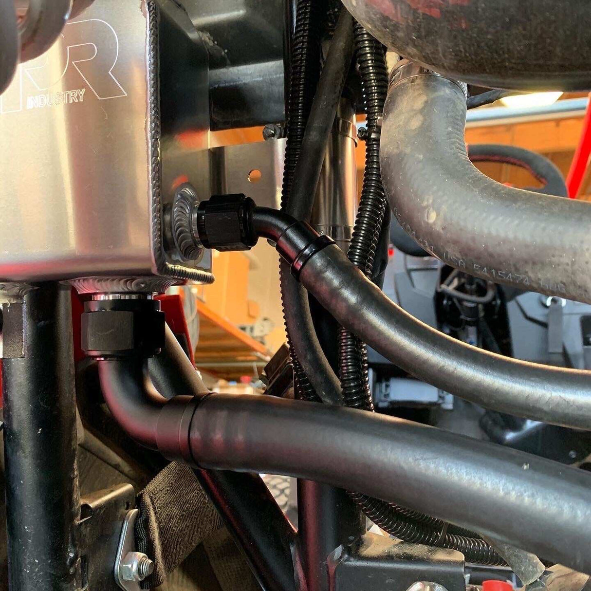 TPR Industry 16an Push Lock Fitting - 90º