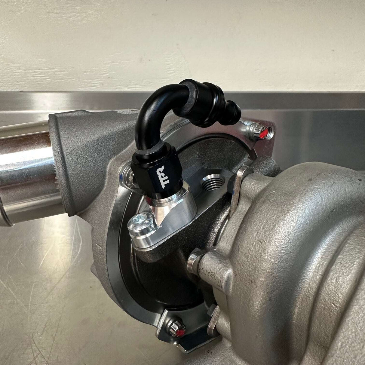 TPR Industry 6an Push Lock Fitting - 120º