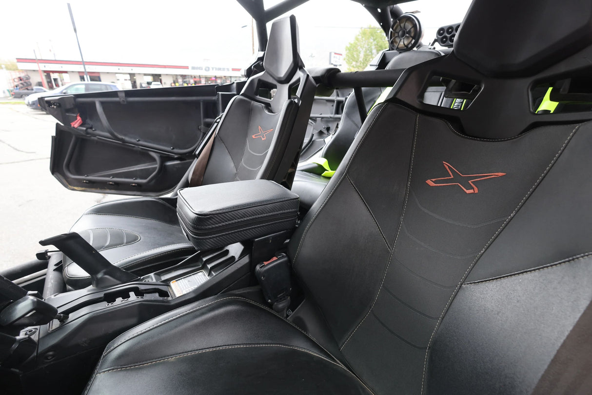 UTVMA '17-'24 Can-Am Maverick X3 Max Armrest with Bracket