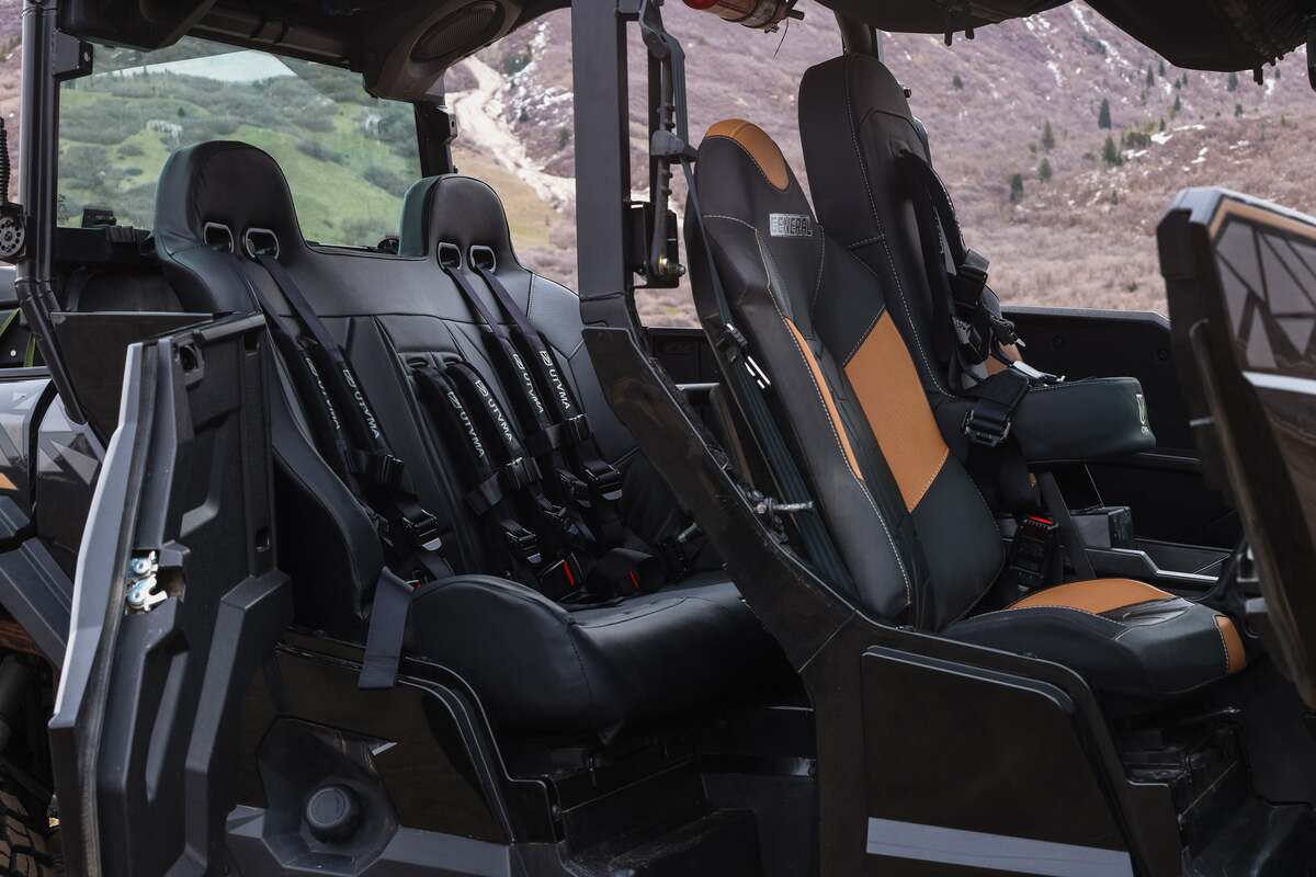 UTVMA '17-'25 Polaris General 1000 Rear Bench Seat w/ Harnesses