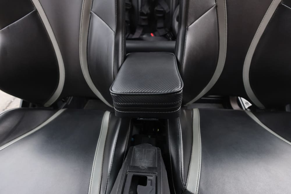 UTVMA '18-'24 Can-Am Maverick Sport Armrest w/ Bracket