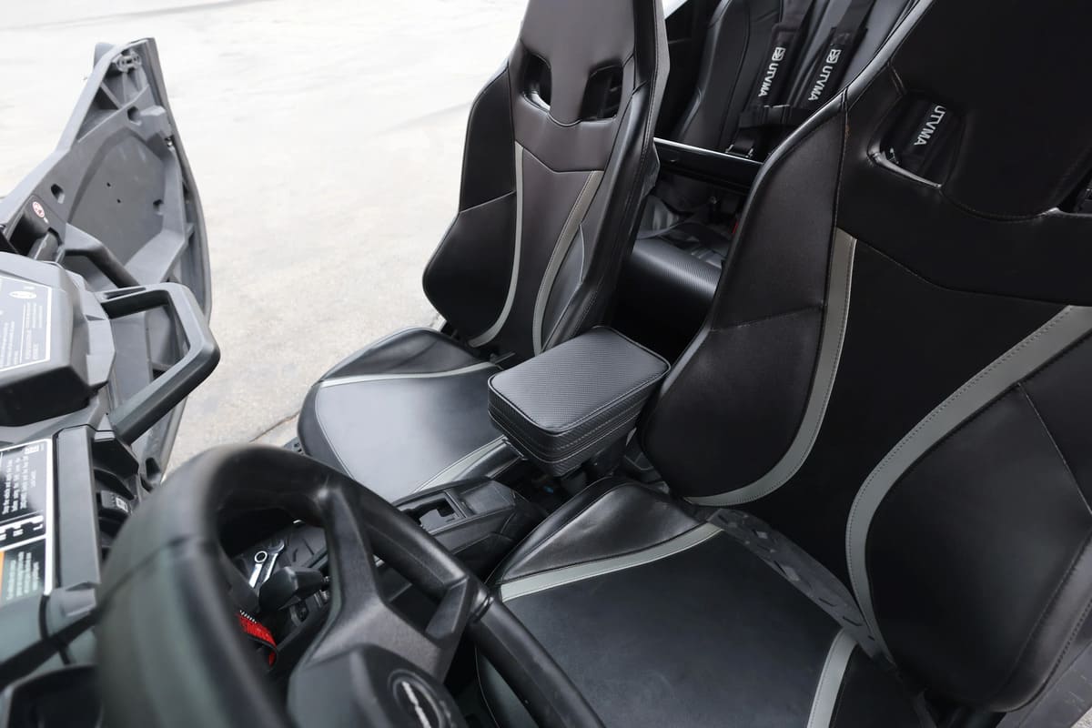UTVMA '18-'24 Can-Am Maverick Sport Armrest with Bracket