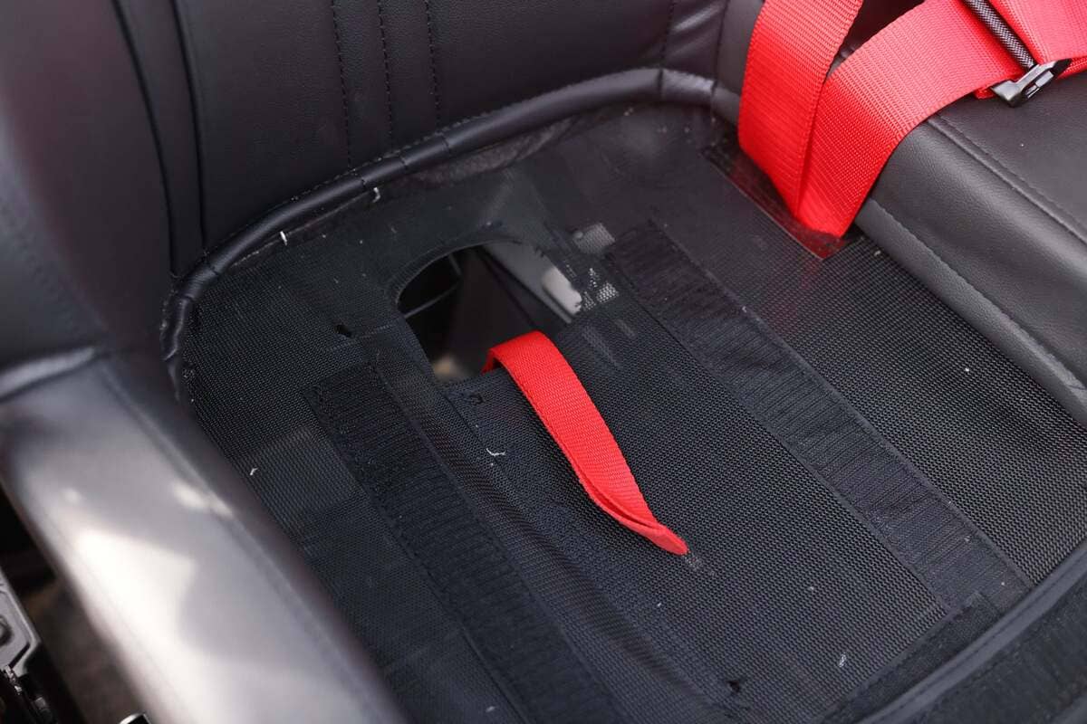 UTVMA '24 Polaris RZR 1000 2 & 4 Seater Front/Rear Bench Seat W Harnesses