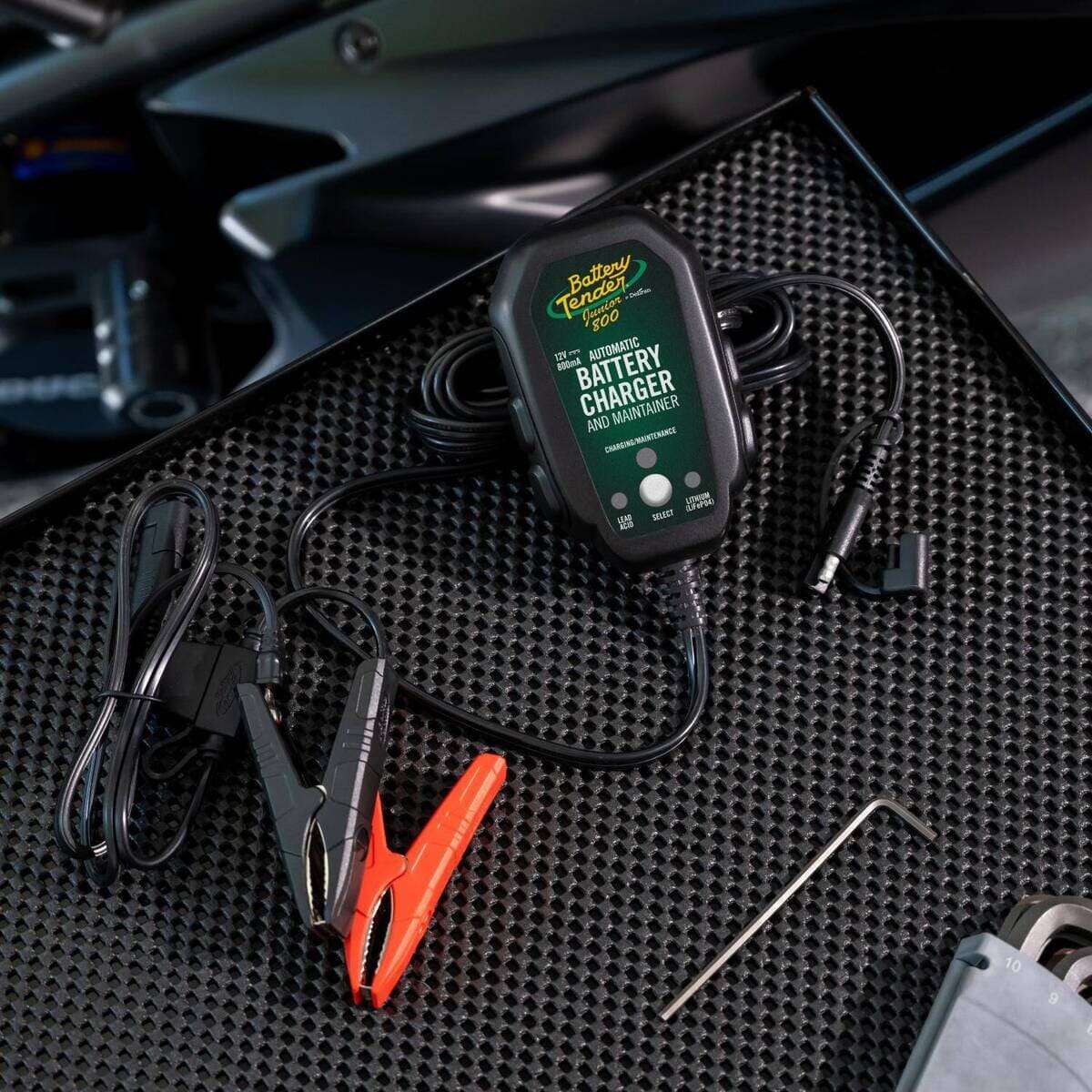 Battery Tender 800mA 12V Junior Selectable Chemistry Battery Charger & Maintainer