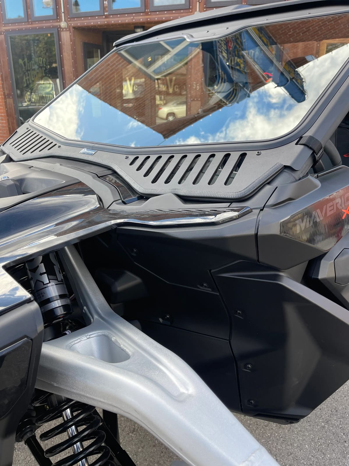 Bent Metal '24-'26 Can-Am Maverick R Vented Glass Windshield