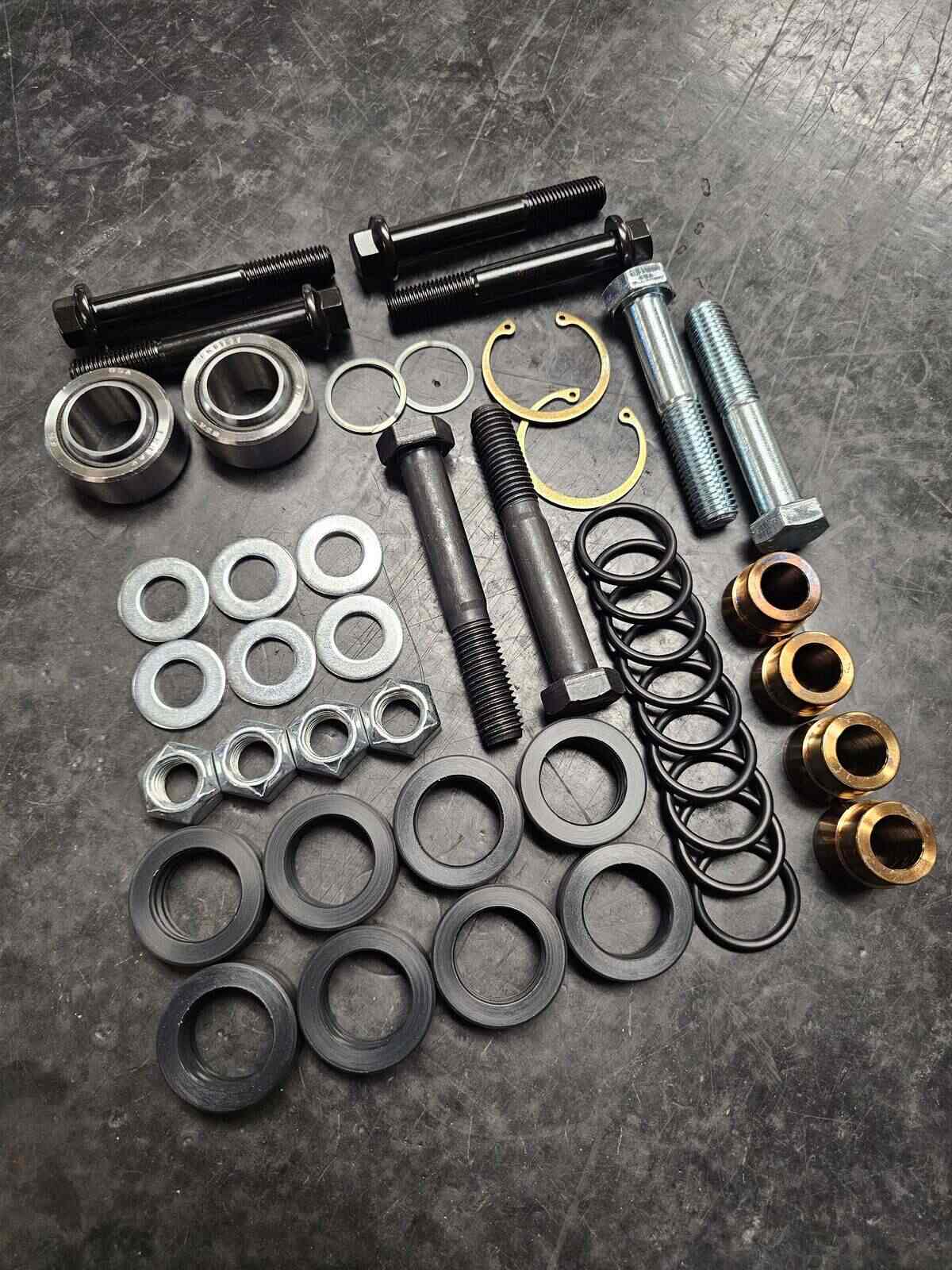 CT Race Worx Can-Am Maverick R Pro Series Lower A-Arm Wearable Large Item Kit