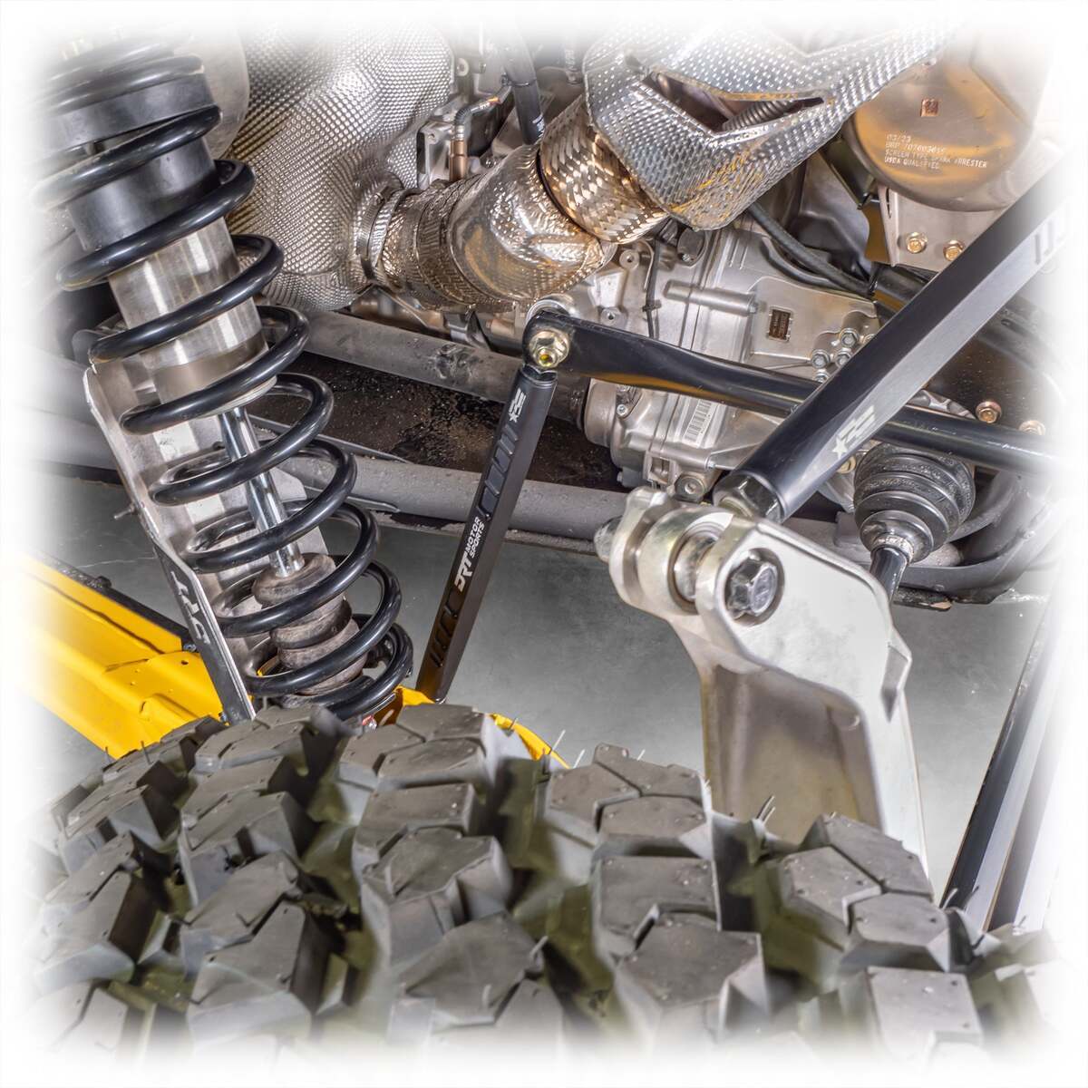 DRT '24+ Can-Am Maverick R Hex Bar Radius Rod Set