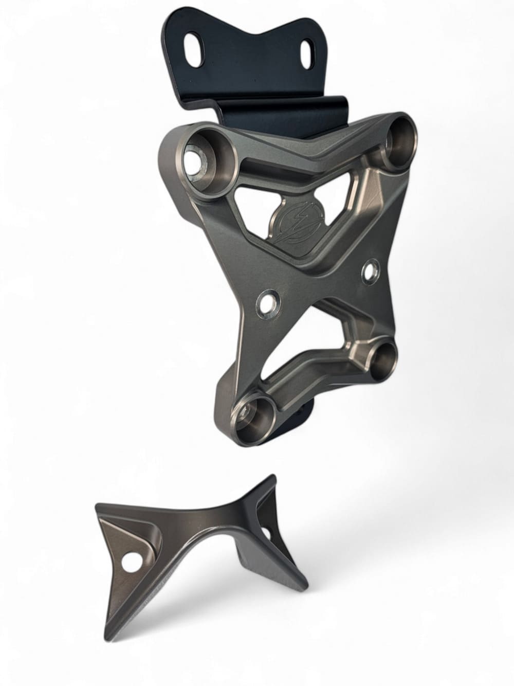 Elektric Offroad '22+ Can-Am Maverick X3 10 Bolt Radius Rod Plate w/ Pull Hook - Gunmetal