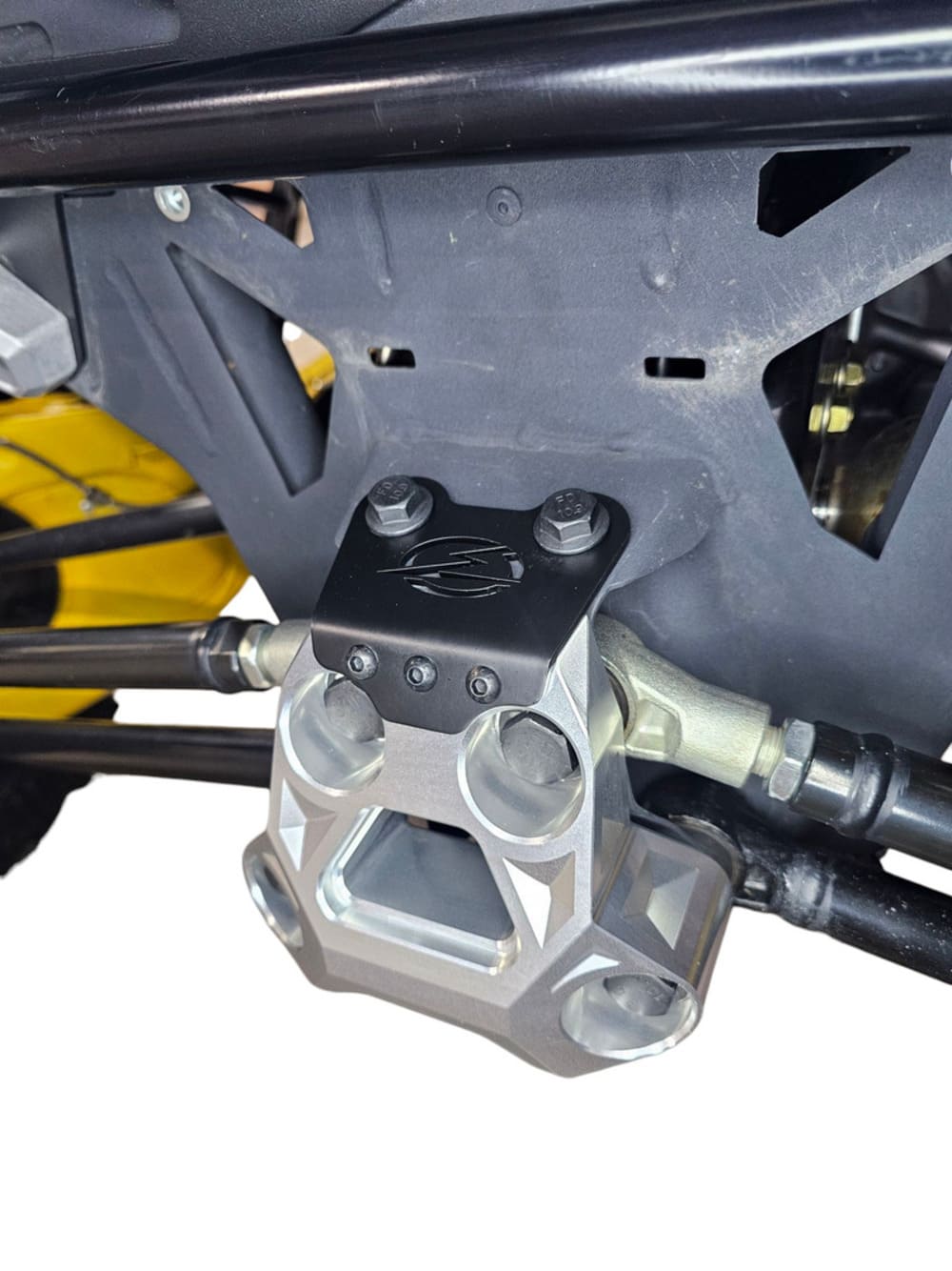 Elektric Offroad '24+ Can-Am Maverick R Radius Rod Plate - Clear