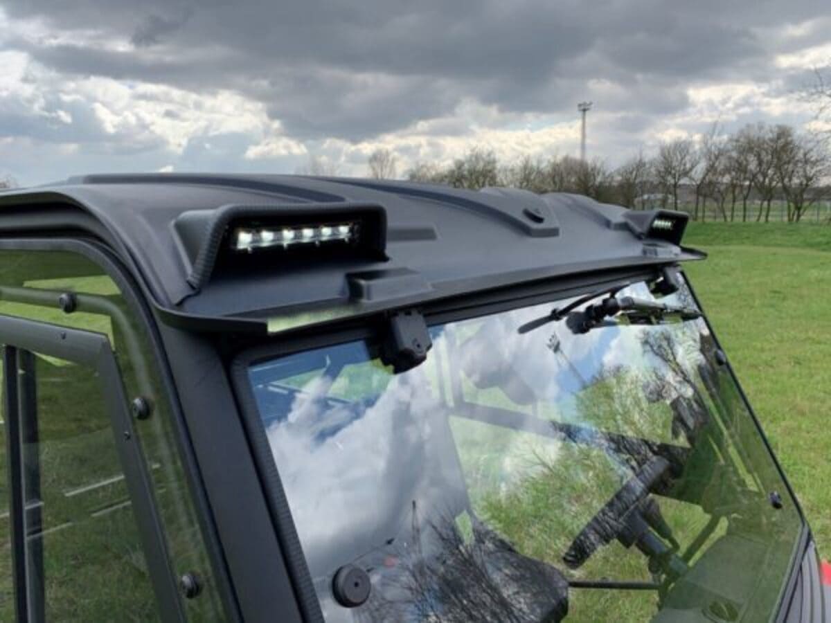 Hard Cabs Tracker 800 Premium Cab Kit