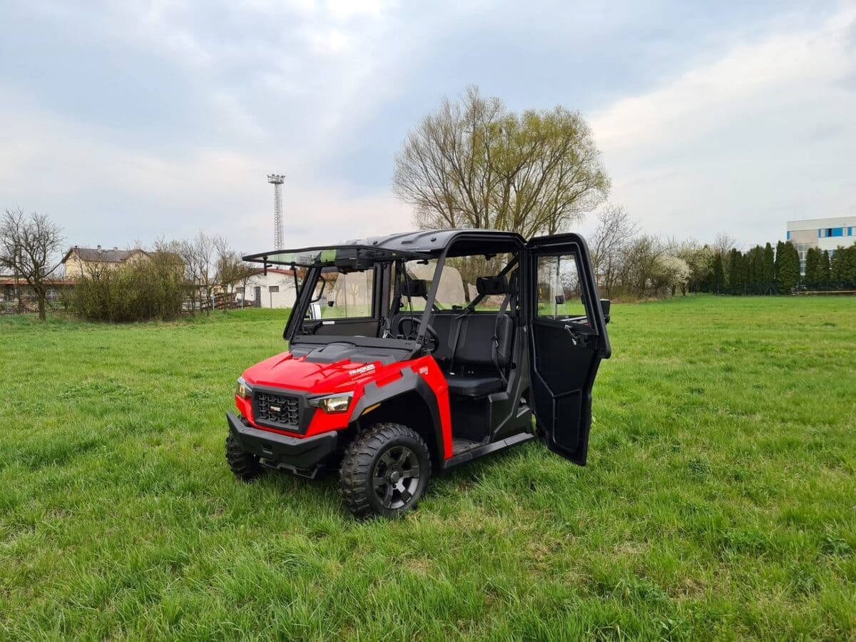 Hard Cabs Tracker 800 Protector Cab Kit