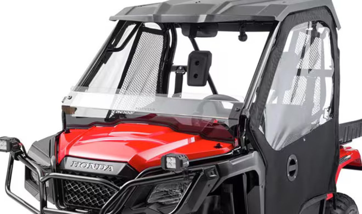 Honda '25 Pioneer 520 Optical Wind Deflector