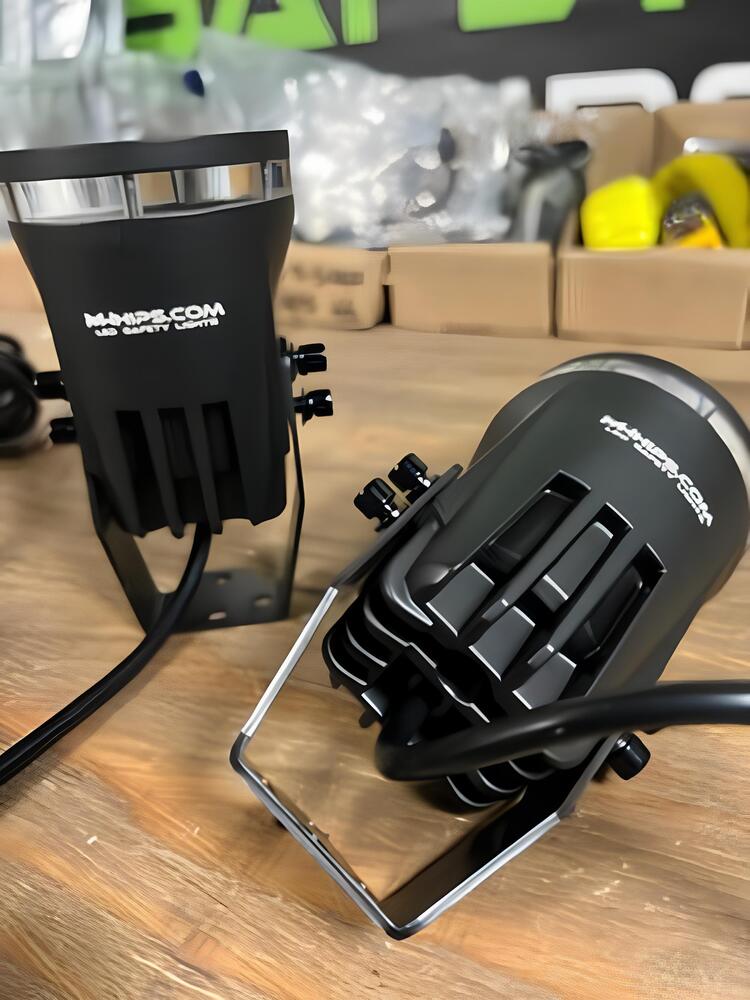 M Whips Laser Beam Locator - Pair