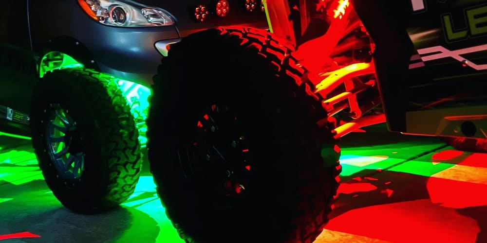 M Whips T2 RGB/RGBW Bluetooth Chasing Rock Light Kit