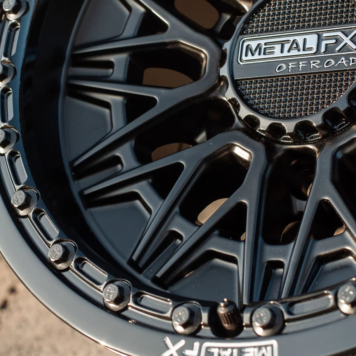 MetalFX Alpha 6R Beadlock - Satin Black w/ Gloss Black Ring