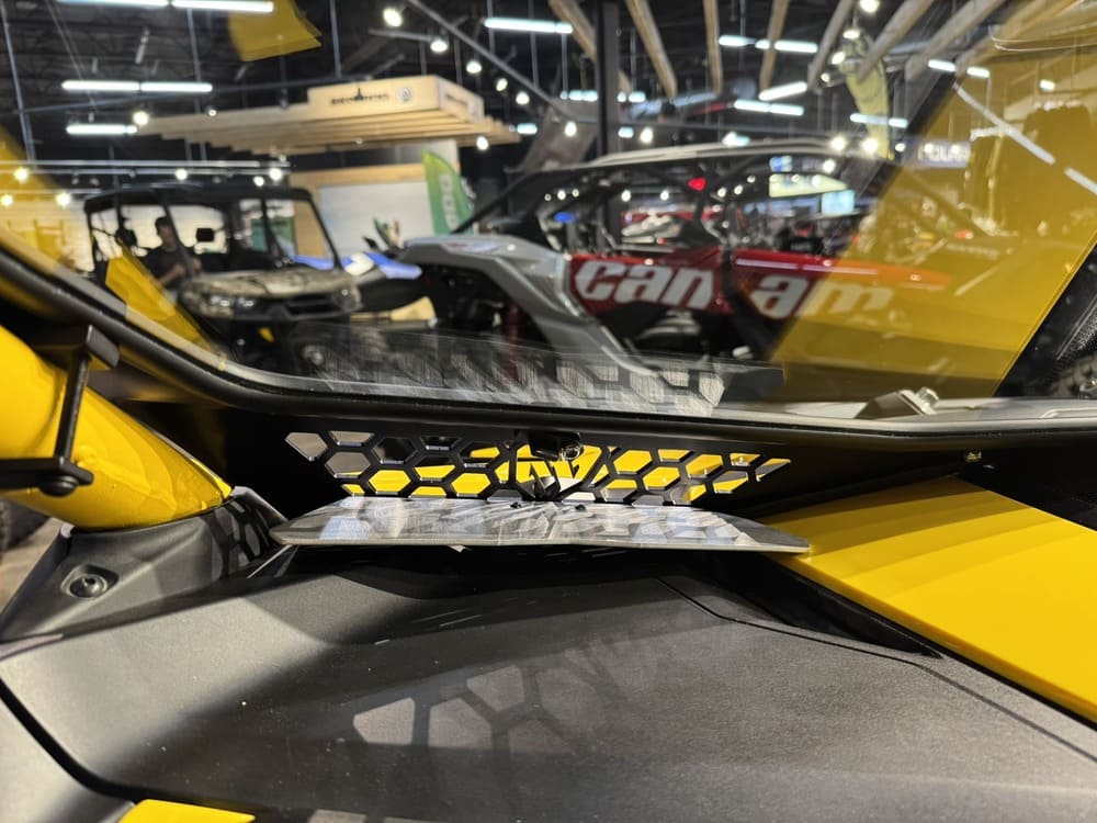 Moto Armor '24+ Can-Am Maverick R Vented Glass Windshield with Wipers