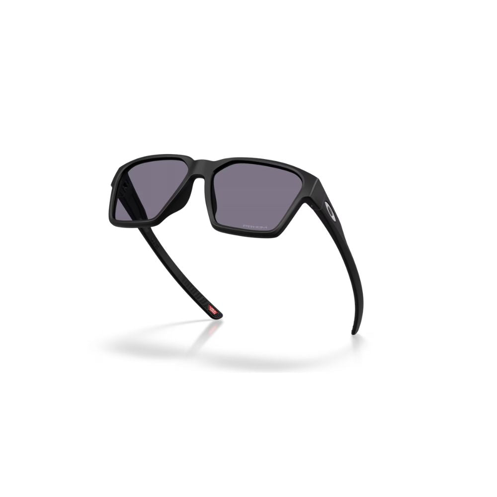Oakley Briza