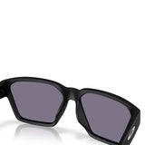Oakley Briza