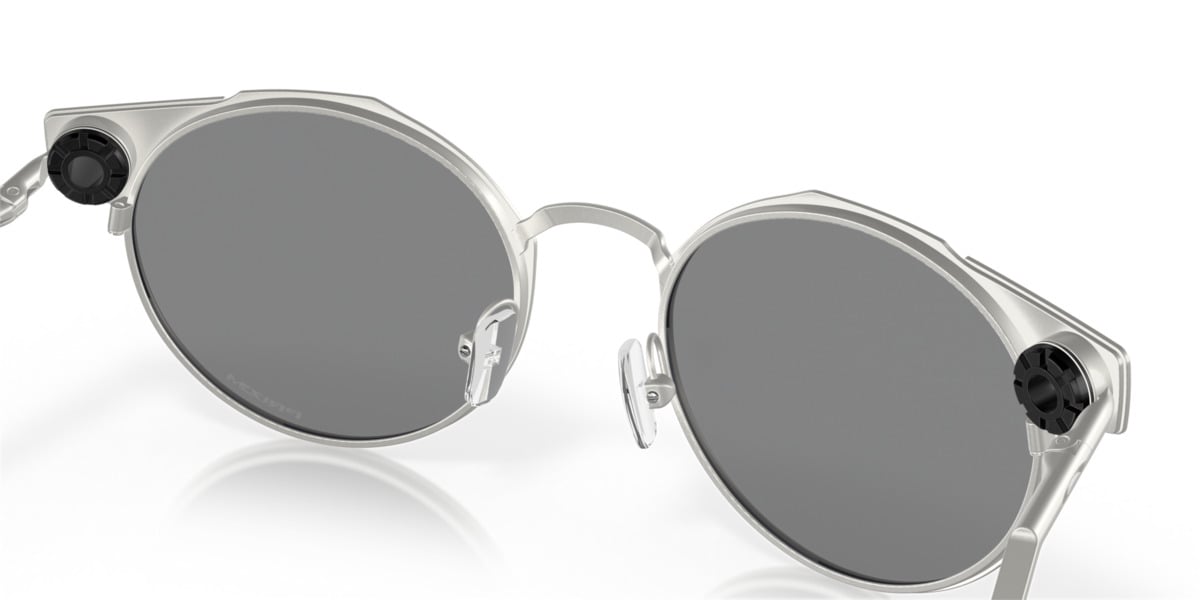 Oakley Deadbolt