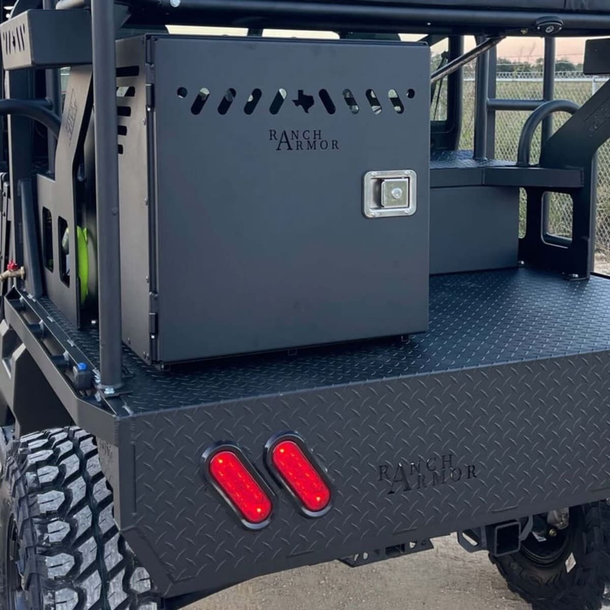 Ranch Armor Aluminum Dog Box